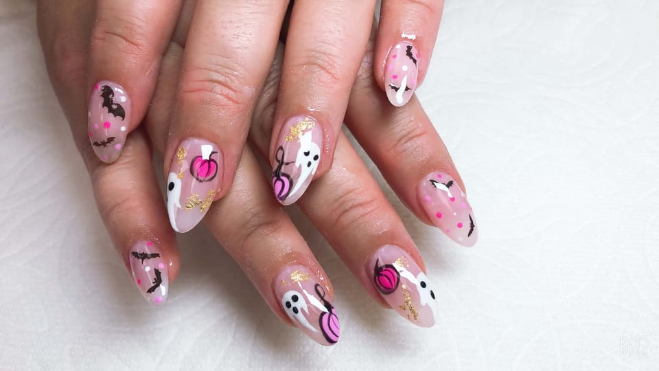 Seasonal holiday nail art at UME Beauty Nails Spa
